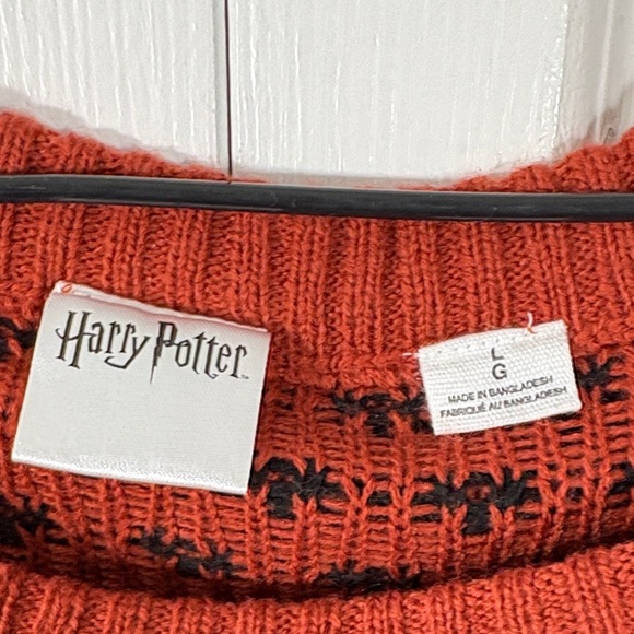 Warner Bros. Harry Potter Gryffindor Red and Black Sweater - Picture 2 of 5